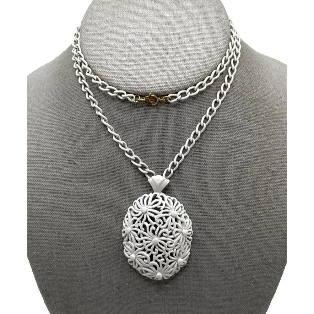 Vintage Monet White Enamel Filigree Pendant Necklace 24